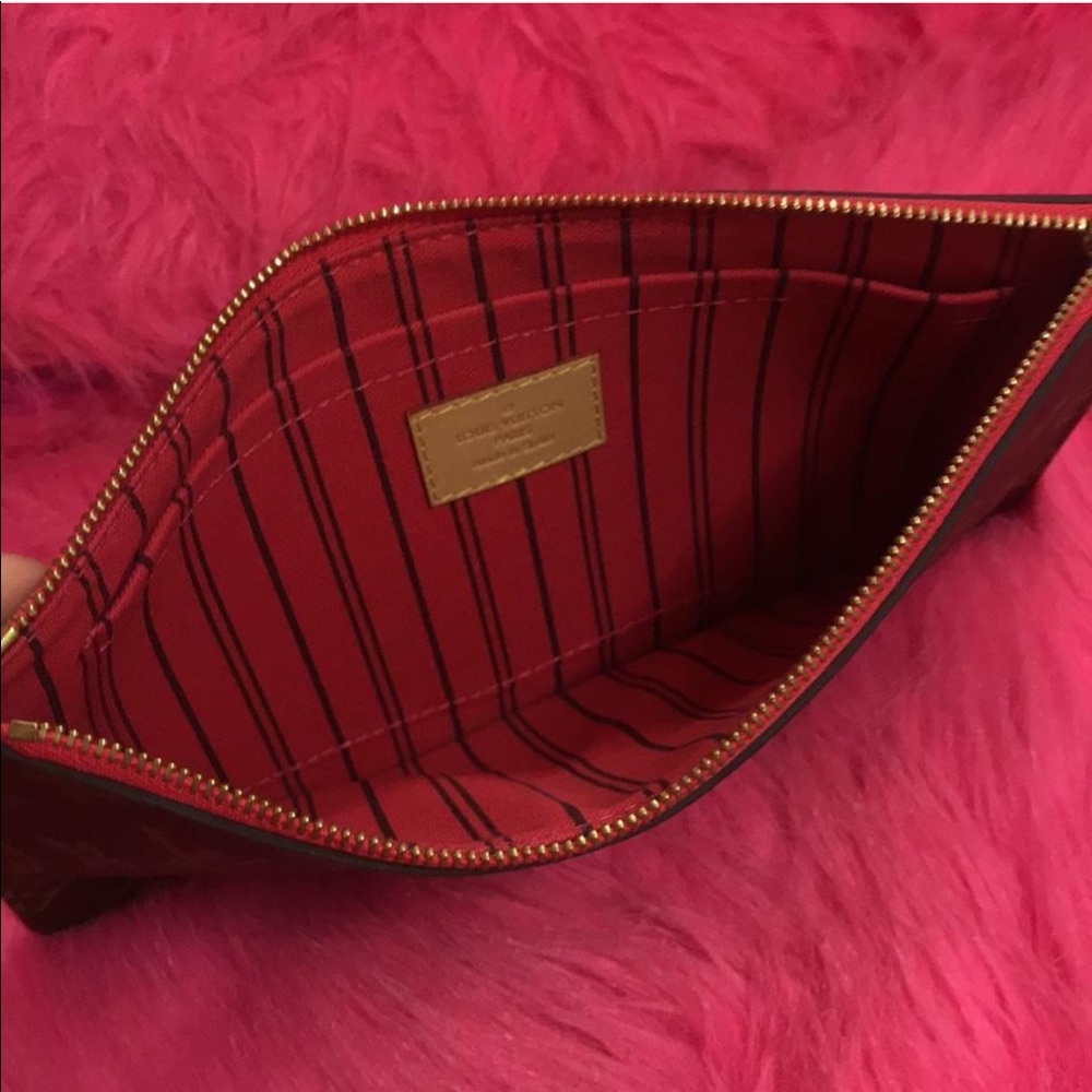 Louis Vuitton Pivoine Pochette Clutch Wristlet - Picture 3 of 8